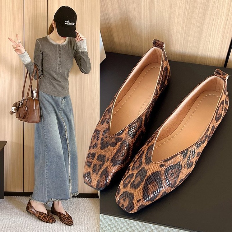Leatherwork Patterns Free - シングルシューズ女性新しいスネークパターンレザースクエアヘッド浅口フラットヒール女性のソフトソール快適な作業靴レトロ