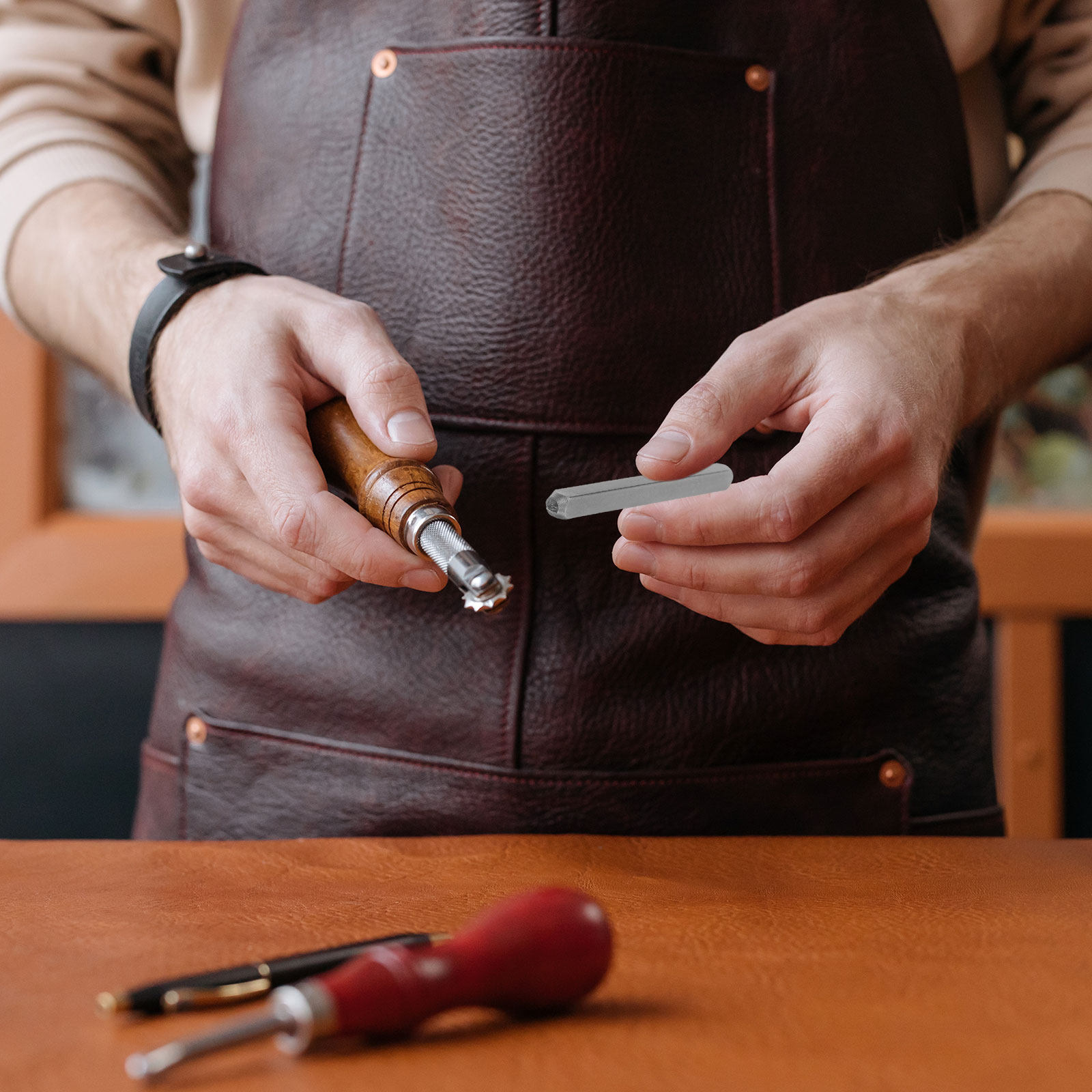 Leatherwork Patterns Free - 12個入りスチールスタンプセット、干支動物模様、耐久性のある金属製パンチツール、DIYクラフト、エンボス加工、革細工、スタンピングツール