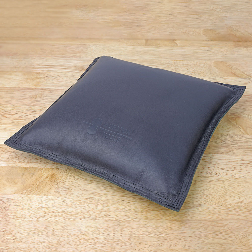 Leatherwork Bench - ダーストンスクエア レザーサンドバッグ 240x240mm 宝石細工師用ベンチバッグ 成形、パンチング、安定した手のサポート用、3kg