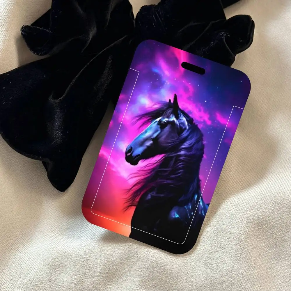 黒と白の野生馬 ID カードホルダー ランヤードカバー 女性 - Wildes Leatherwork のレビューと価格
